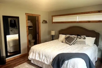 'Suitest' Spot Downtown. Hotels near Anchorage Merrill Field