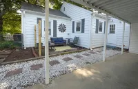 Cozy Cottage minutes to Downtown