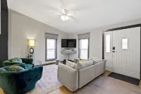 5 mins to Grand Park, 15 mins to Ruoff, pet-friendly, peaceful environment!