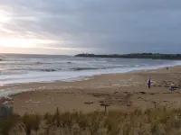 Beautiful newly furnished beachfront apartment Hotels in Guidel