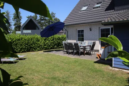 Luxurious FH Near the Dike, Sauna, Fireplace, Garden, Beach Chair (8 Adults & Baby) Отели в г. Бутьядинген