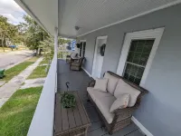 Charming condo in the Soda Pop district of downtown Wilmington. Pet-friendly!