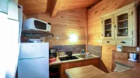 Warm wooden chalet - LA BUTTE BLANCHE Hotels in Orgon