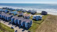 Steps to the beach - New remodeled townhome - Ocean view