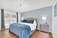 8 minutes from disney parks! Beautiful home with pool heated! Các khách sạn ở Lake Bryan
