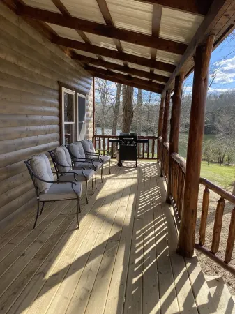 Brand New Lakefront Cabin with hot tub close to Ark Encounter