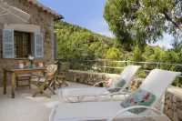 Villa With Private Pool with Sea Views . Homely  traditional majorcan house