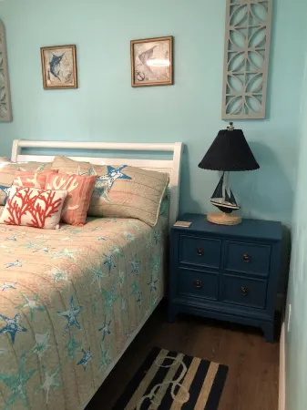 Newly renovated, 3/2 Beautiful canal front home, Close to beaches & restaurants.