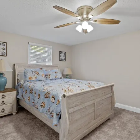 Remodeled Lake Front Pool Home! Sleeps 13! Bring dogs and kids!