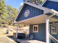 Modern Cottage; Mt Views, Wildlife, Location, Hot Tub, EV & 420 Friendly