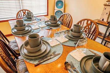 Charming 3-bedroom house on the water with a dock, close to Belhaven & Bath NC.