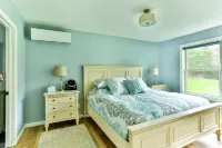 Modern Mountain Oasis with Hot tub, Heated Pool, Games,  Close to Ski/Mountains
