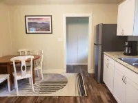 Cozy 2BR Cabin/home 7 miles from Glacier Park!