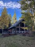 A River Front Mountain Luxury Cabin- Relaxing, Skiing, Rafting, Hot Tub, Sauna