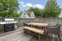 High Tide Cottage is located in town and just steps from Ogunquit Beach!