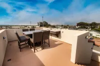 Modern 4Br / 4BA Beach Home • 360 View Rooftop Firepit • All King Beds - Garage