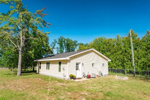 Cozy 2BR - Heated Bath Floors - Close To town