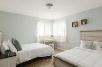 Cozy Home Mins From Randolph AFB, Airport, & More! Hotels in Universal City