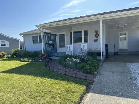 Welcome to Adria Bayside Cottage Отели рядом с достопримечательностью «Cape May Lighthouse»