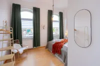 Design & history I king beds+kitchen+parking