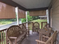 1920’s charm. In-town retreat. Great for fly fishermen!! Pet Friendly