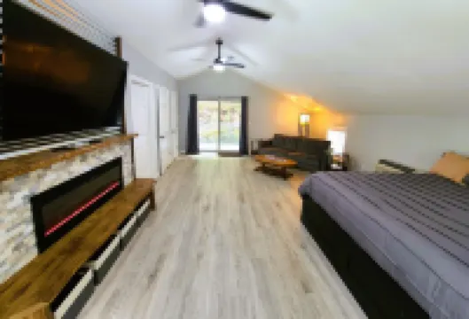 Mountain Ridge Retreat - Private & Peaceful Getaway. Family & Pet Friendly