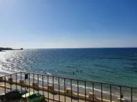 Large apartment for exclusive use on the sea