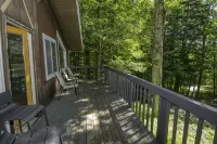 Cozy ski chalet - w/ Assoc amenities. 10 mins from Mount Snow