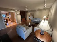 Tysons/McLean 4BDRMs 3Baths >3000 sqft Lux Living Hotels in McLean