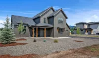 《𝒯𝒽ℯ 𝒲𝒾𝓁𝓁ℴ𝓌》at McCall -  New Home close to everything!