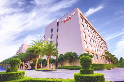 Courtyard by Marriott Agra Hôtels à proximité de : Kalakriti Cultural & Convention Center