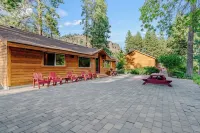Riverfront luxury on White Pass with hot tub, firepit, and game room