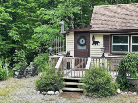 Escape to a Streamside Cabin in the Lower Catskills