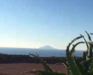 ELBA: Spectacular view of Montecristo, exclusive, central & calm