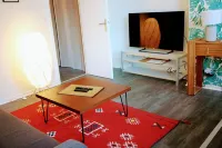 Appartement Roubaix Gare 2 Chambres Pour 6. Calme et Agréable ! Parking Dispo Hotels in Roubaix