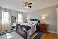 Spacious, Comfy Colonial, minutes to Boston and highways 米爾頓住宿飯店