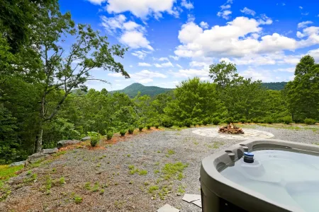 Ridge View - Hot Tub-Fireplace-Fire Pit
