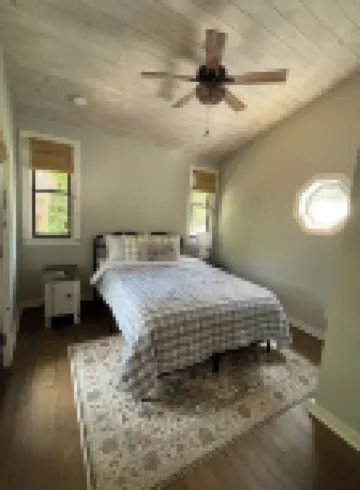 Relaxing Bright Mountain Getaway w/ Hot tub - Newly Renovated Cashiers Area Home Hotels in Hamburg