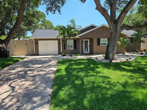 Family Poolside Paradise on Quiet Cul-de-Sac 4.7 Miles from Siesta Key Beach