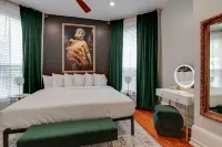 2 Miles to UK-Downtown Lex + Close to Restaurants + Top Location & Neighborhood