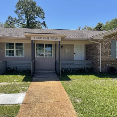 Beautiful Renovated Studio Close to Pensacola Beach