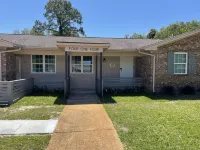 Beautiful Renovated Studio Close to Pensacola Beach
