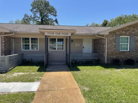 Beautiful Renovated Studio Close to Pensacola Beach