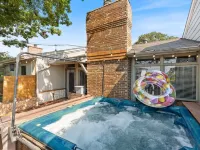 Go jump in the Lake-Ray Hubbard Hotels in Rowlett