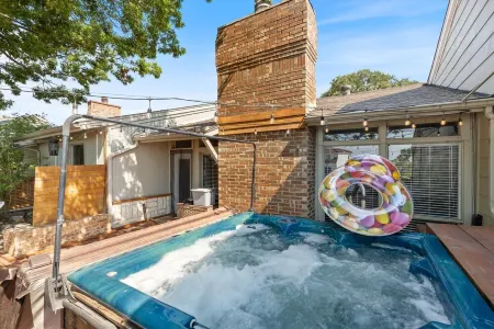 Go jump in the Lake-Ray Hubbard Отели в г. Роулетт