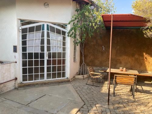 Eins Art Studios - Housity