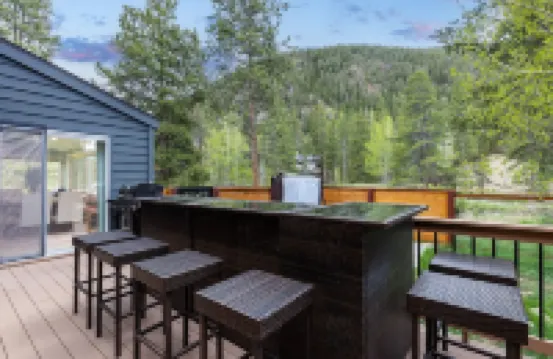 Keystone Ski Resort w/ Free Shuttle, Pet Friendly, Private Hot Tub, Pool Access!