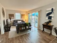 POOL, PARKING, 2BR 2 BA, walk to town!