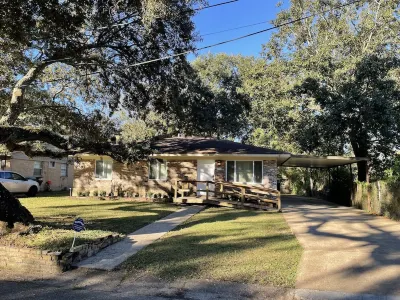 “Feels like home” cozy stay just 0.5 mi to the beach! Hotels near Gulfport Mississippi Beaches