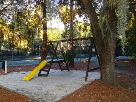 ~Sum & Fall Discounts! 5 Min Walk to Beach! 2025 Updates, Clean, Comfy, Secure!